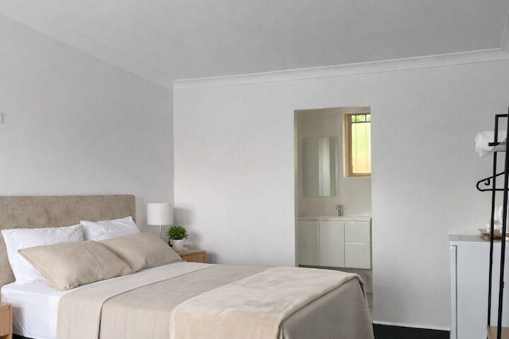 Room 10 of 15