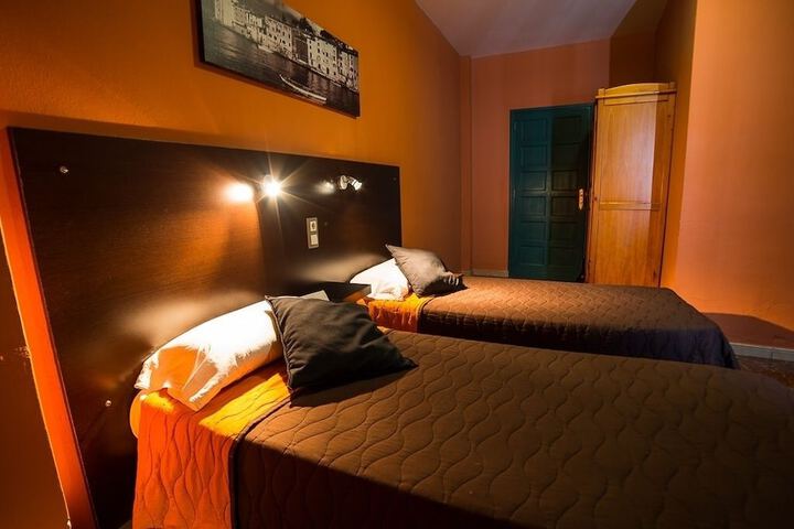 Room 9 of 21