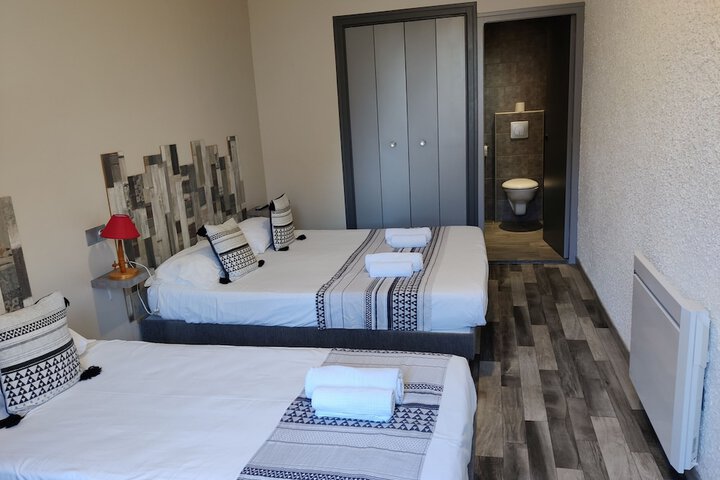 Room 11 of 38
