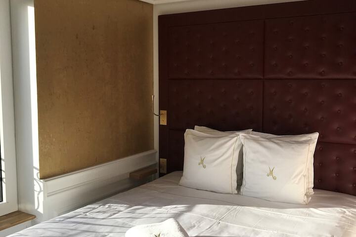 Room 8 of 71