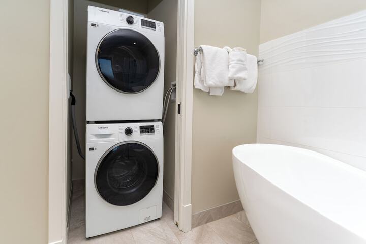 Laundry 29 of 42