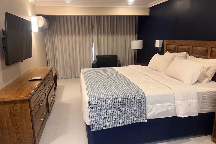 Room 9 of 31