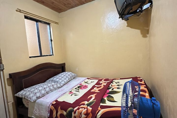 Room 8 of 31