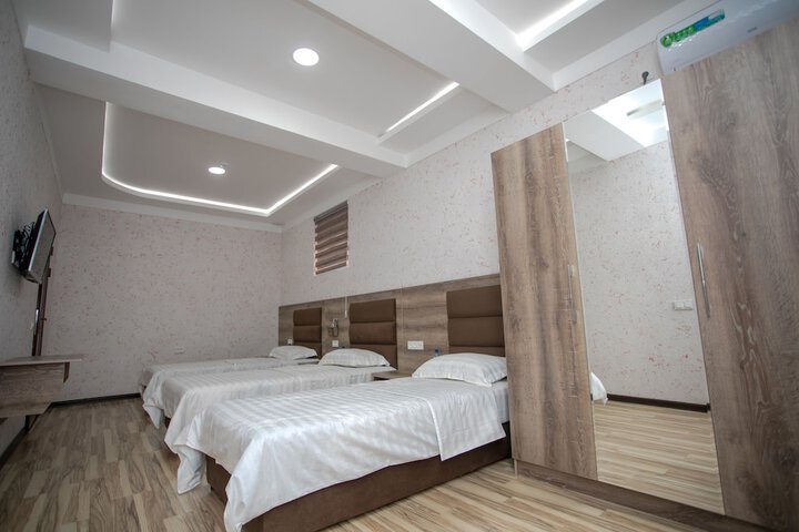 Room 7 of 27