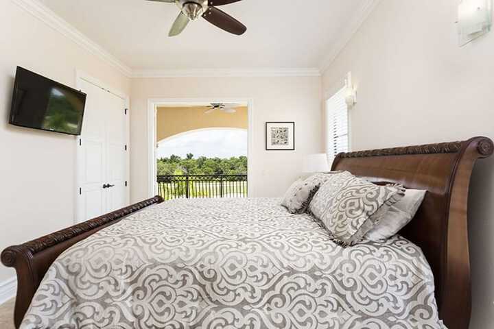 Room 2 of 94