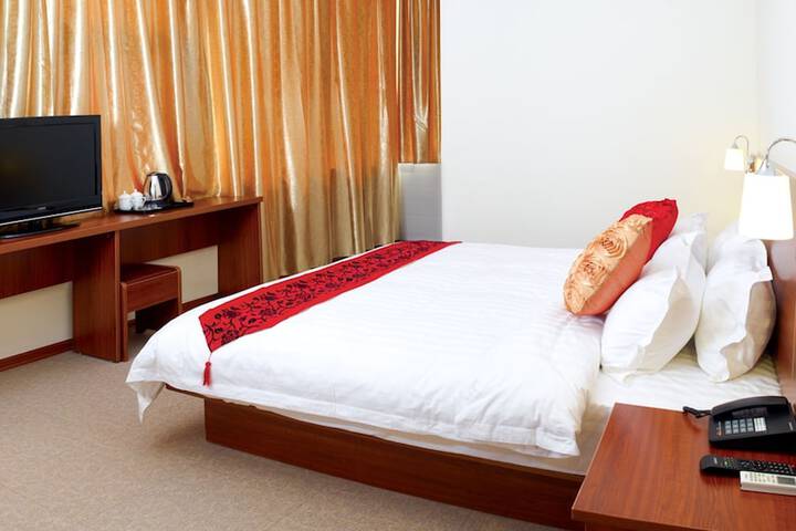 Room 7 of 32