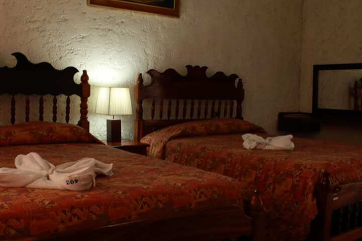 Room 5 of 18