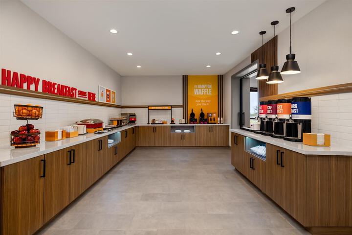 Breakfast/Coffee Service 31 of 46