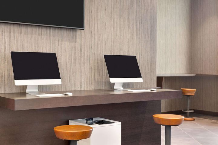 Business Center 51 of 58