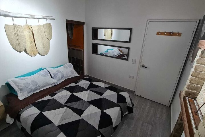 Room 4 of 11