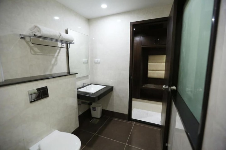 Room 34 of 43