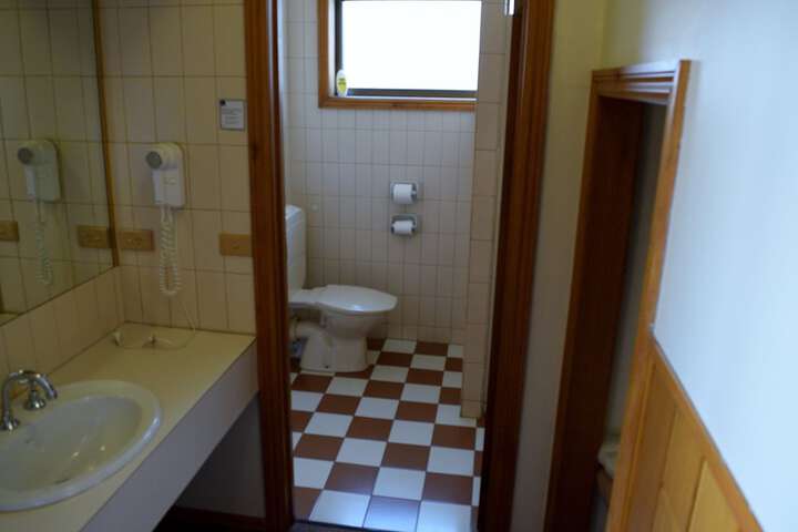 Room 33 of 43