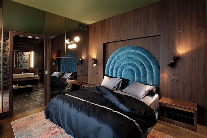 Room 80 of 257