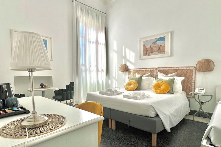 Room 15 of 33