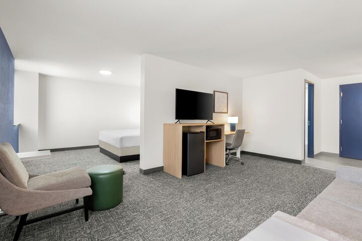 Room 4 of 22