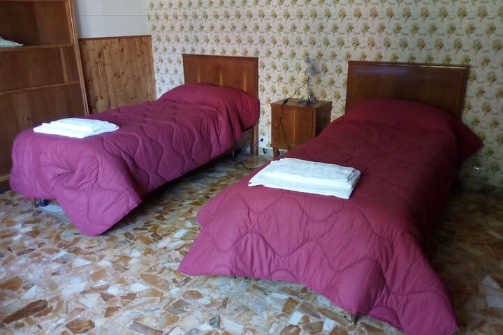Room 15 of 16