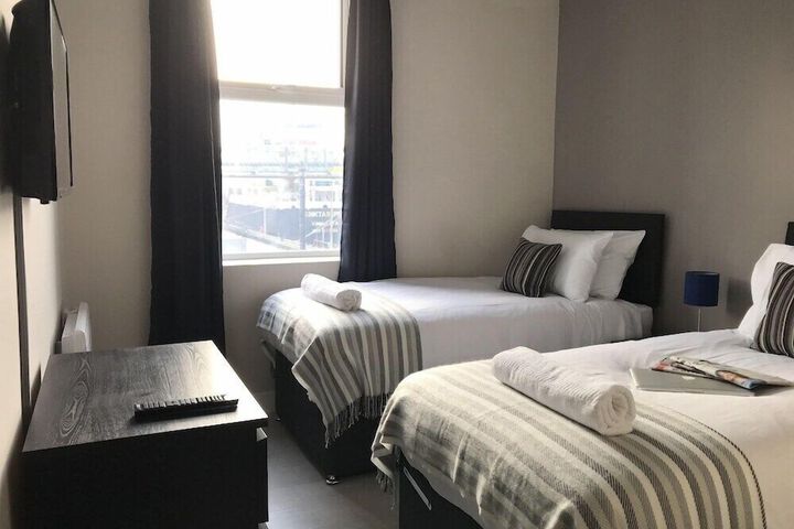 Room 2 of 6