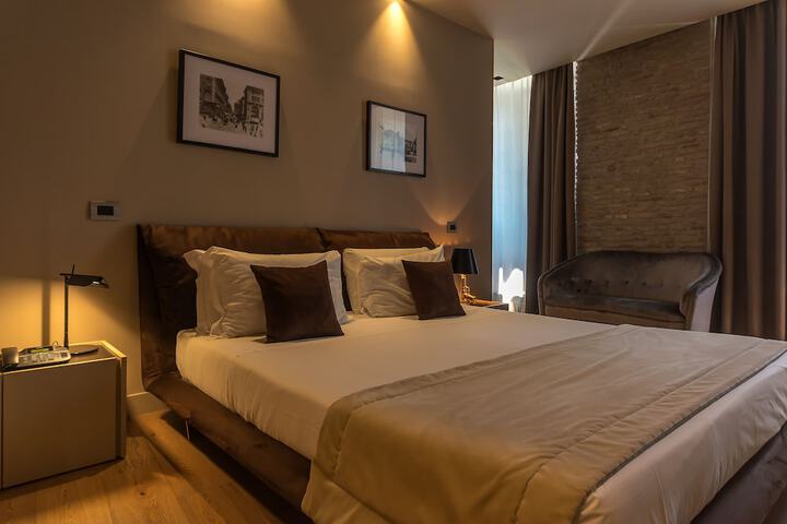 Room 6 of 26