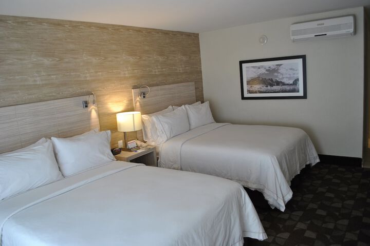 Room 9 of 42