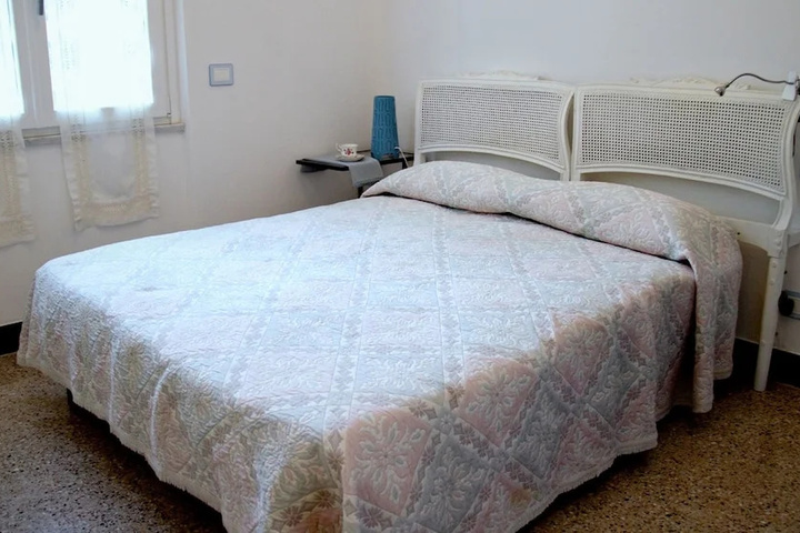 Room 3 of 15