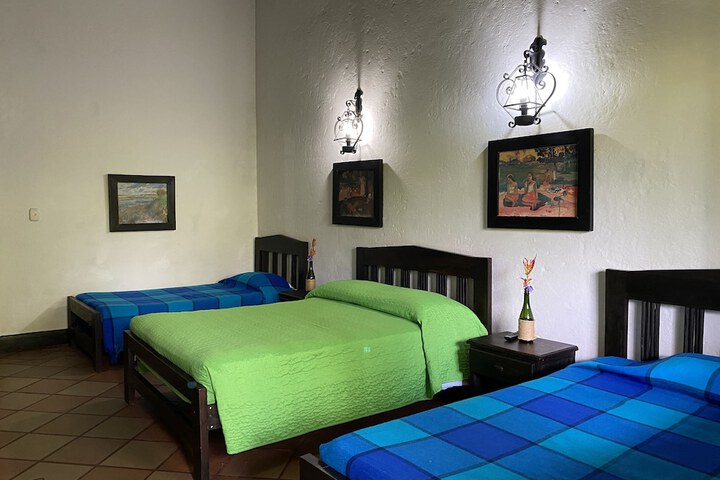 Room 26 of 153