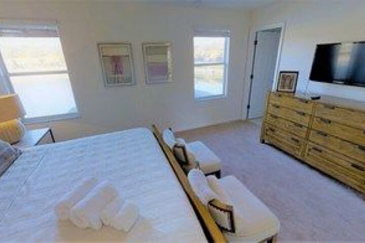 Room 10 of 21