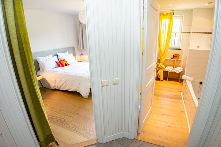 Room 3 of 67