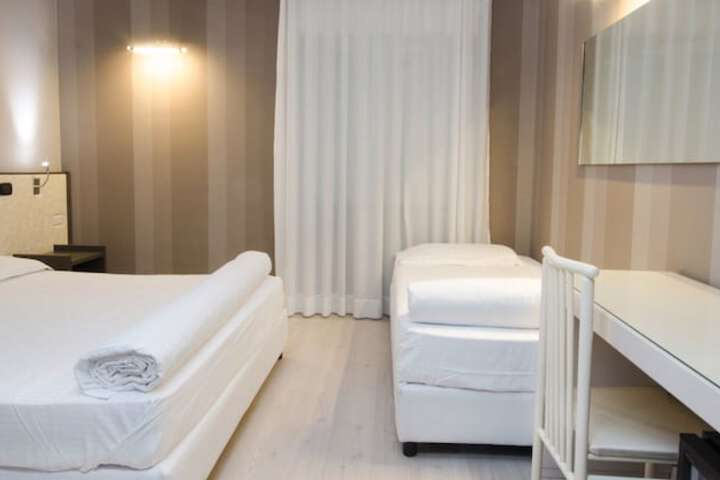 Room 4 of 30