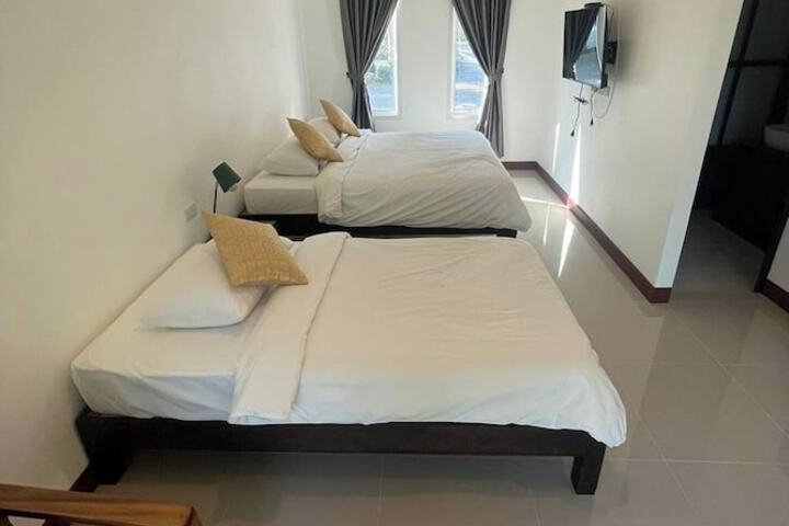 Room 52 of 127