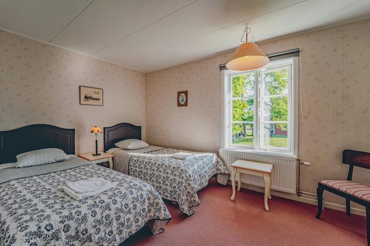 Room 56 of 148