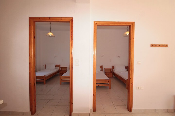Room 6 of 71