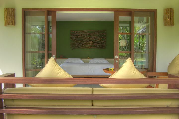 Room 4 of 80