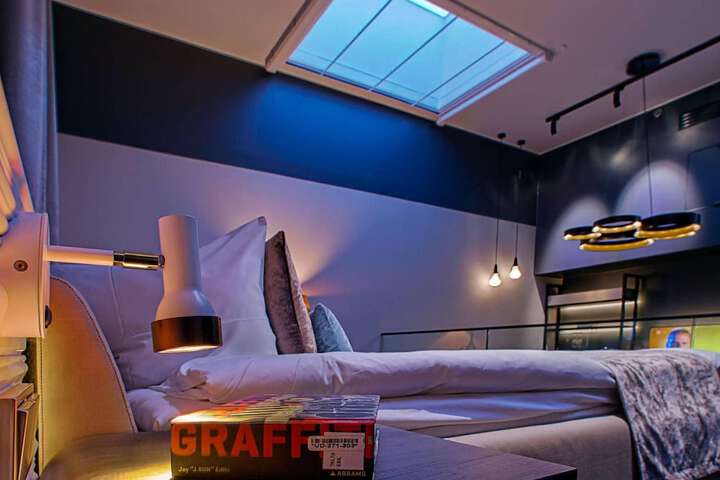 Room 44 of 90