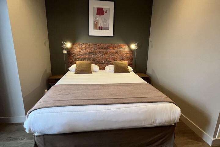 Room 30 of 90