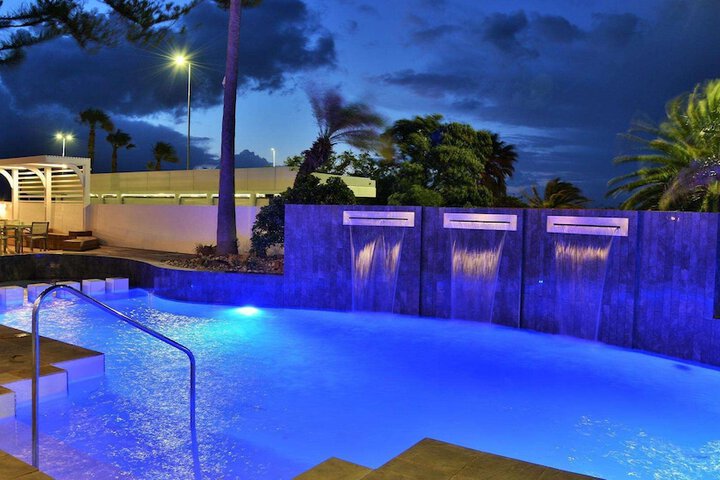 Pool 124 of 242