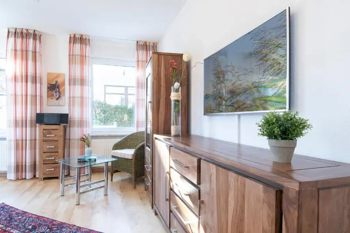 Room 5 of 16