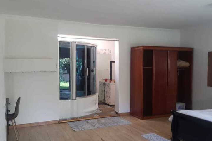 Room 35 of 60