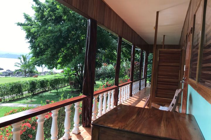 Room 4 of 13