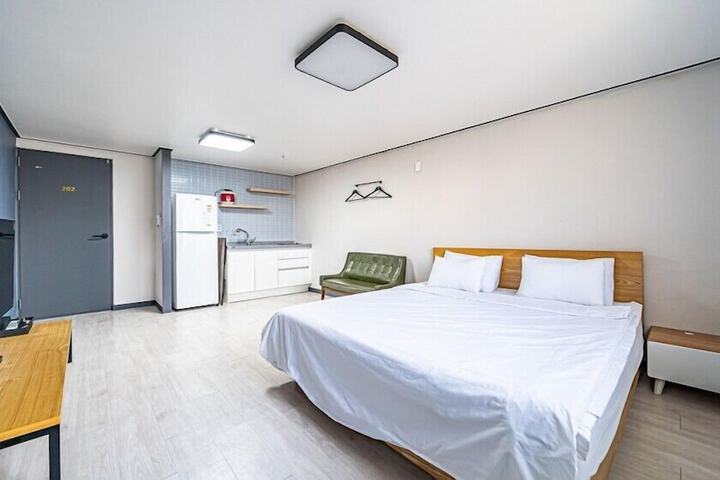Room 36 of 65