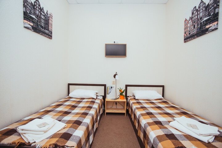 Room 8 of 19