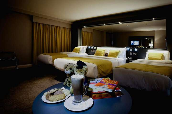 Room 4 of 85