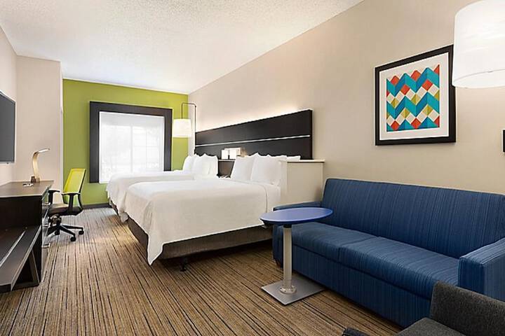 2 Queen Beds Suite Comm Accessible Tub (9 of 9)