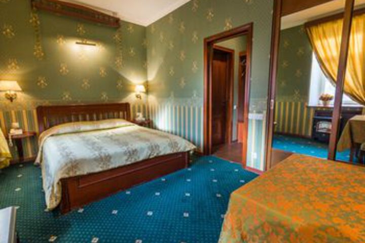 Room 24 of 50