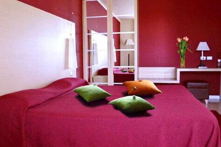 Room 5 of 17