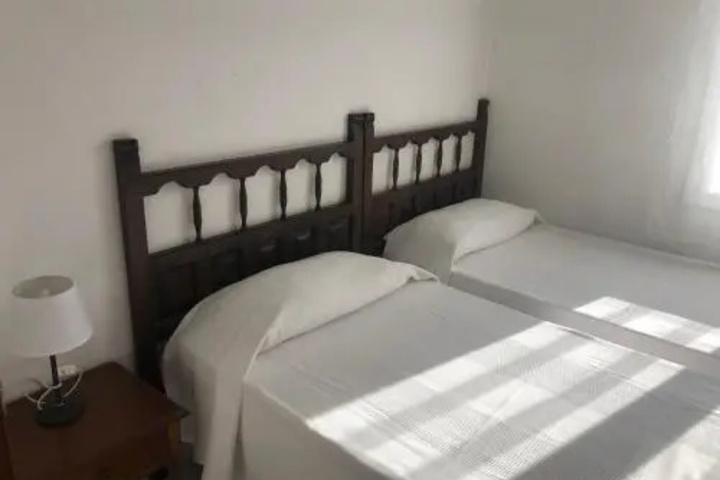 Room 4 of 10