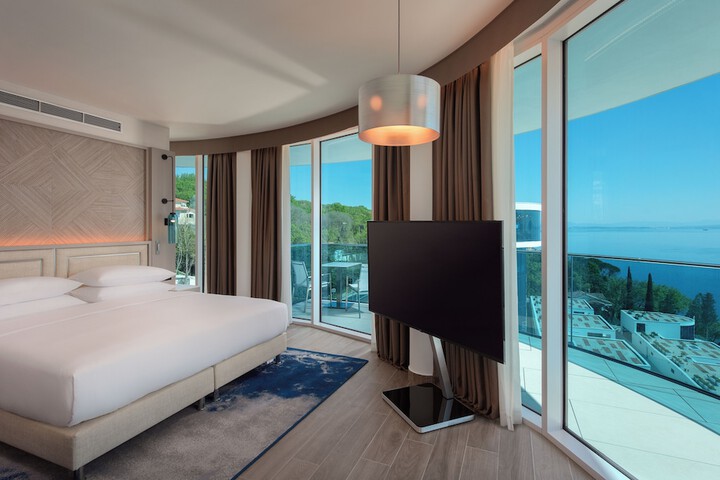 Room 25 of 101
