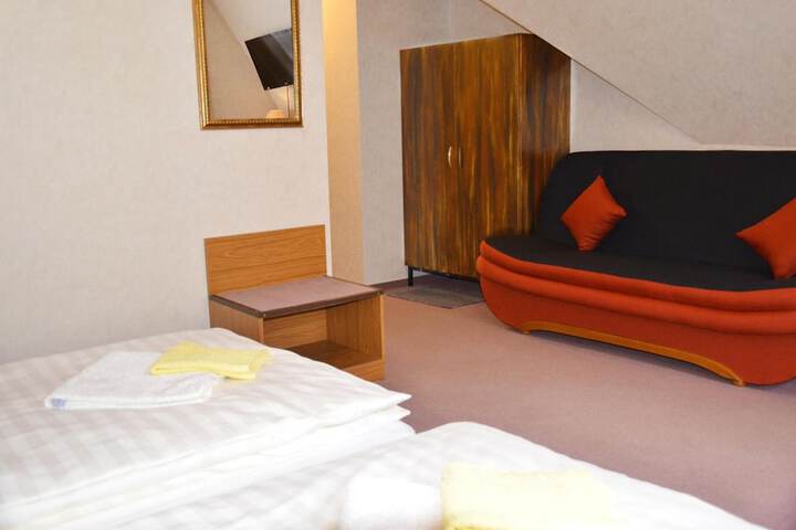 Room 15 of 34
