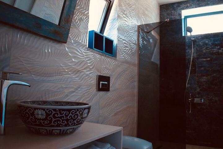 Room 74 of 97