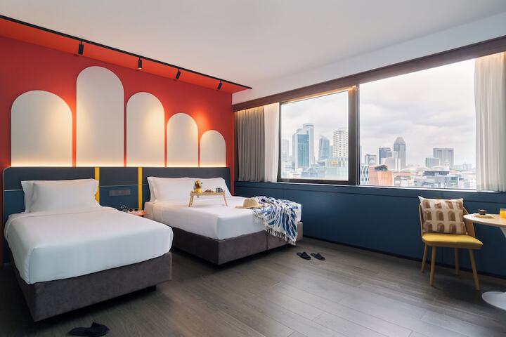 Room 31 of 64