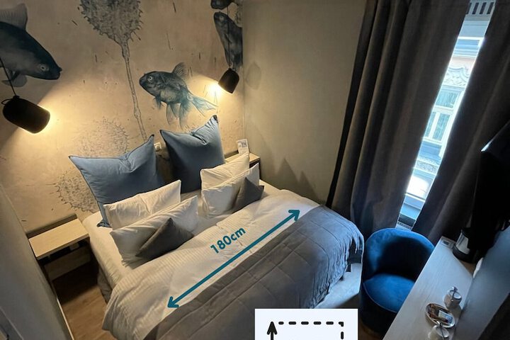 Room 30 of 41